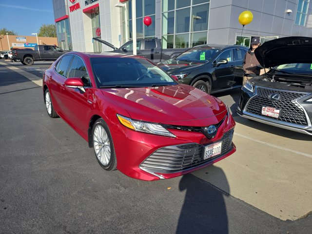 2020 Toyota Camry Hybrid XLE