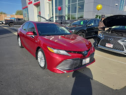 2020 Toyota Camry Hybrid XLE