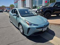 2022 Toyota Prius LE