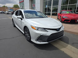 2023 Toyota Camry Hybrid XLE