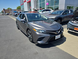 2020 Toyota Camry Hybrid SE