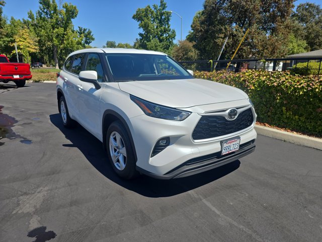 2025 Toyota Highlander LE
